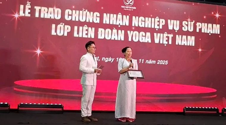 Lễ trao chứng nhận Liên đoàn Yoga Việt Nam